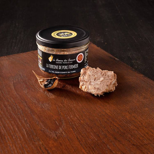 La Terrine de porc fermier à l'ail noir confit